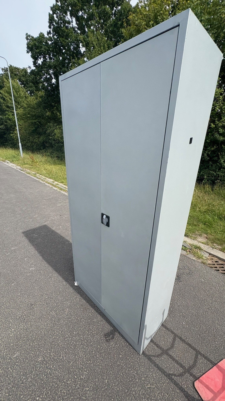 Draaideurkast  stalenkast afsluitbare kast metalen kast archiefkast