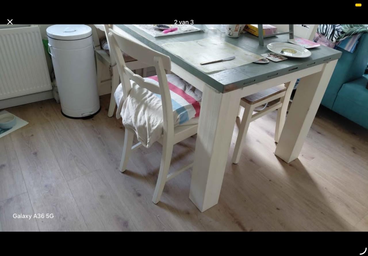 Eethoek met  4 stoelen