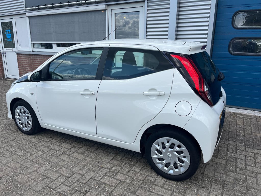 Toyota Aygo 1.0 vvt-i x-play limited | orig. nl | carplay | parkeercamera |