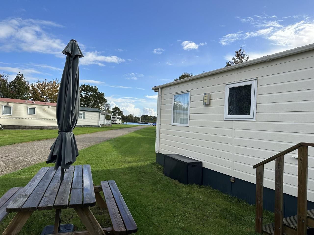 Prachtig en instap klaar chalet te koop op 5* vakantiepark "de Paardekreek"
