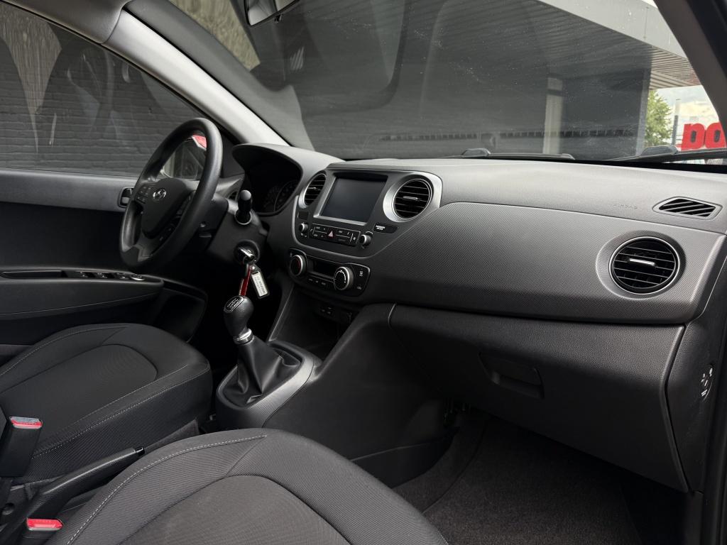 Hyundai I 10 1.0i go! - carplay - android auto - sportieve uitvoering -