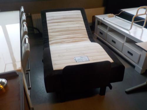 Elektrische boxspring 90 x 200 cm merk NOX in zeer goede staat