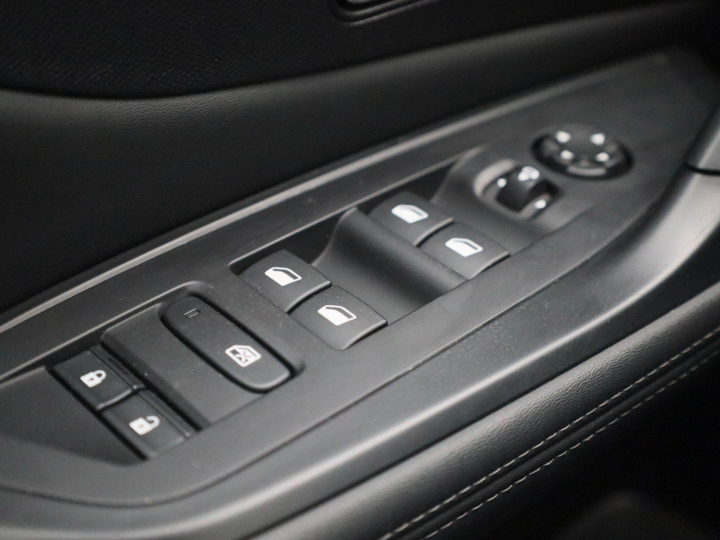 Peugeot 308 1.6 plug-in hybrid 180 allure | navigatie | apple carplay / and