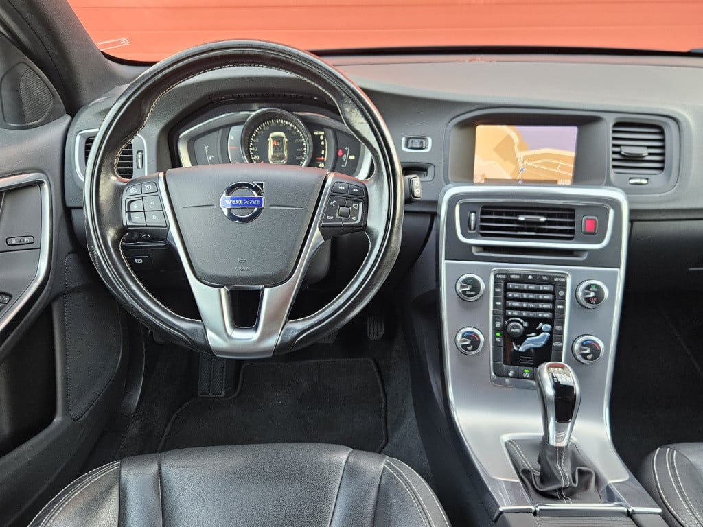 Volvo V60 2.0 t4 r-design | full option | stoel/stuur verw.