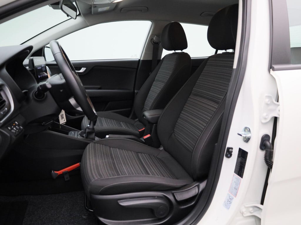 Kia Stonic 1.0 t-gdi mhev dynamicline | camera | dab | apple carplay | airc