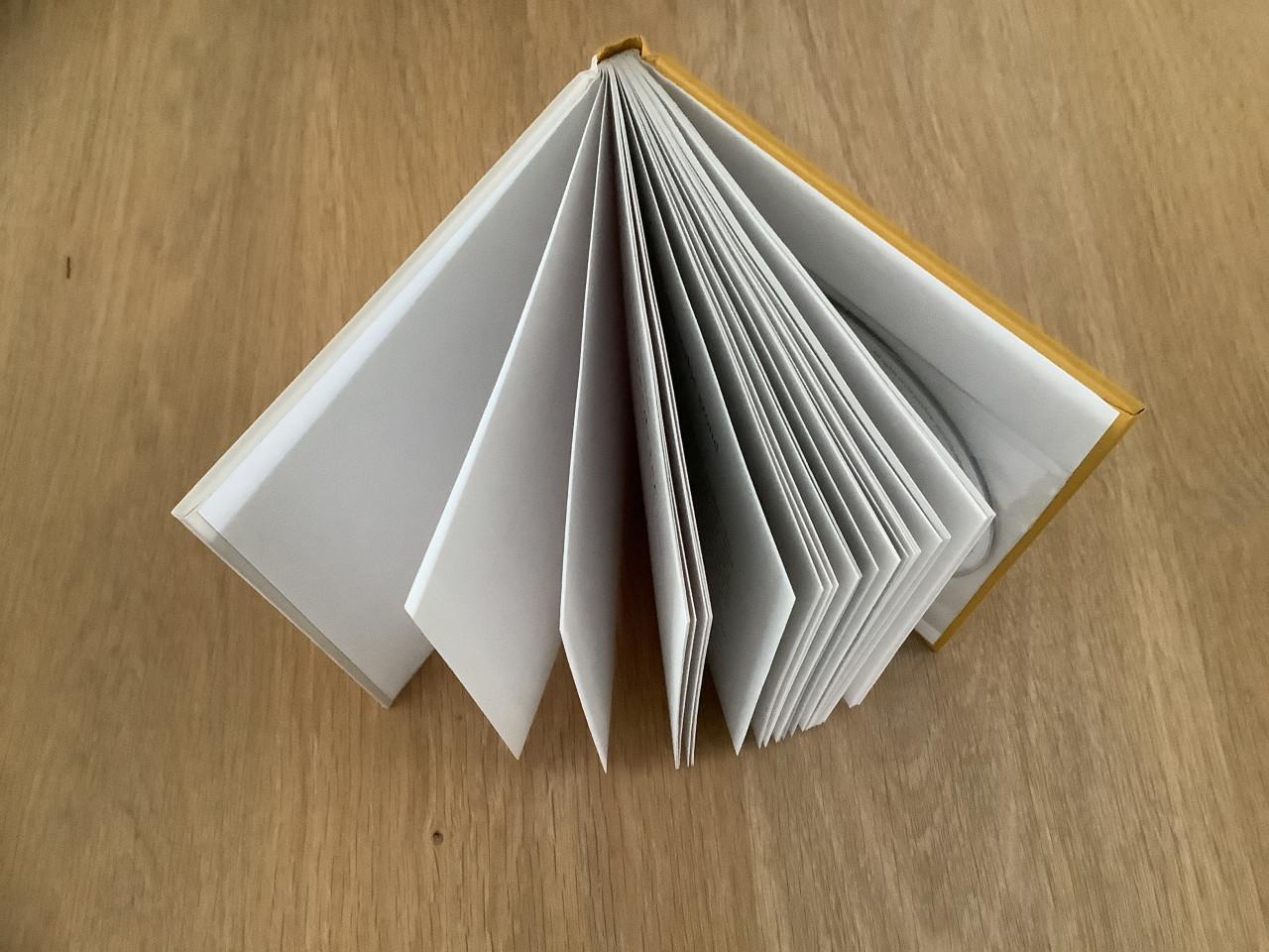 Stil Verdriet - een boek met audio CD - gesigneerd door Manu Keirse