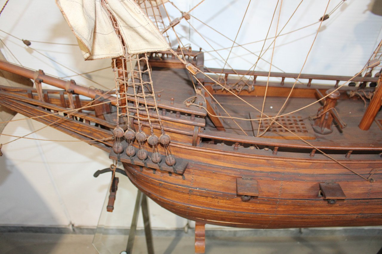 Zelfgebouwd VOC modelschip De Halve Maen