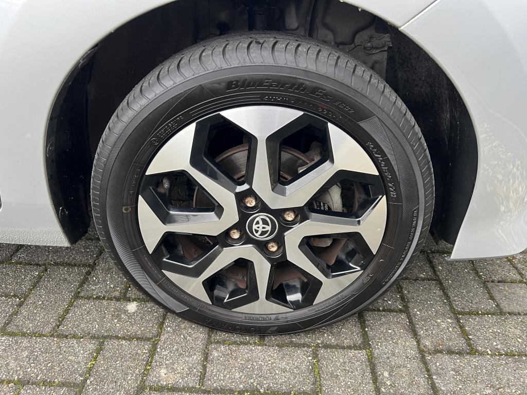 Toyota Aygo 1.0 vvt-i x-first cabrio | subwoofer | instaplijsten| uitlaatsi
