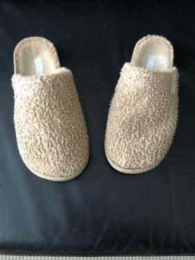 Te koop goede pantoffels.(z.g.a.n.).