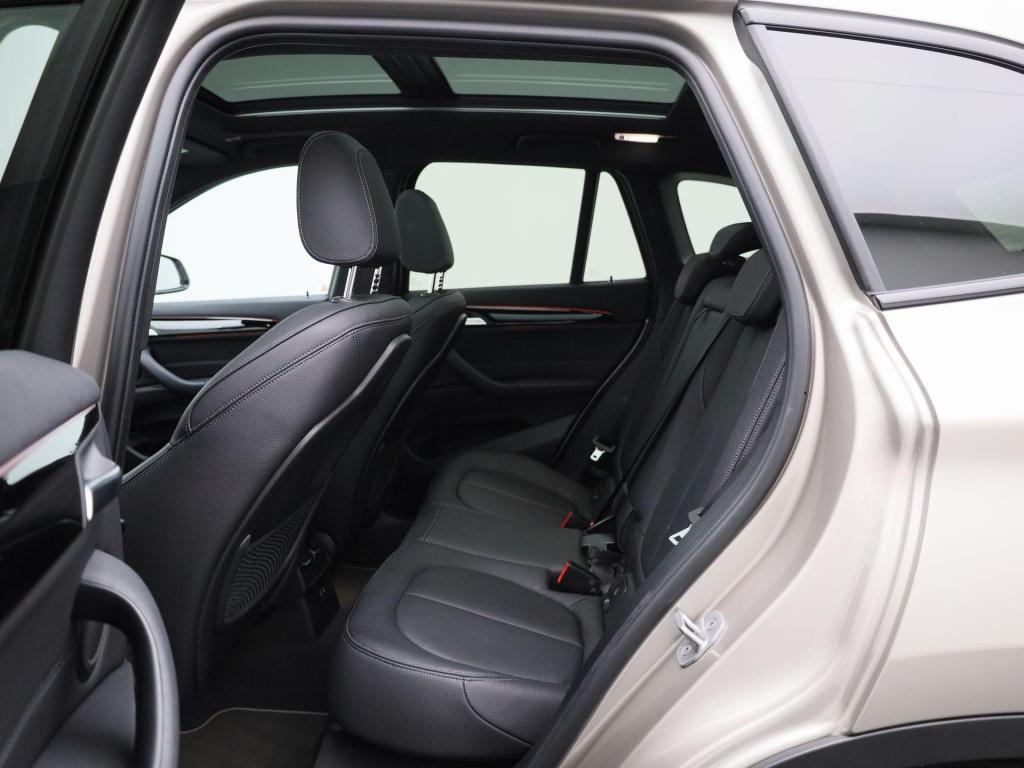BMW X1 sdrive20i business edition plus | automaat | stoel verwarming | lede