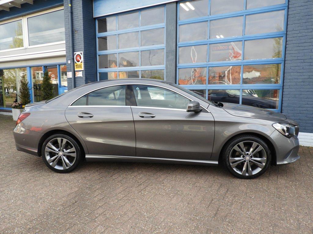 Mercedes-Benz Cla 180 blue efficiency prestige
