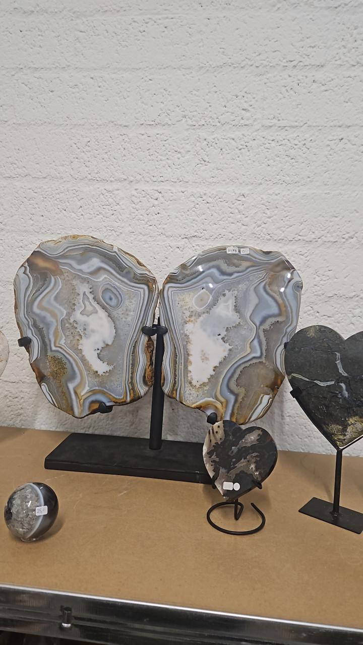 Edelstenen aangeboden