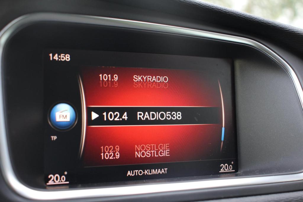 Volvo V40 1.5 t2 inscription aut. - leder - full led - navi - citycafety - 