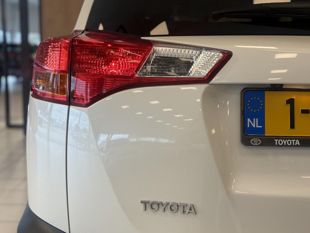Toyota Rav4 2.0 dynamic limited 4wd | trekgewicht 1500 kg | trekhaak |