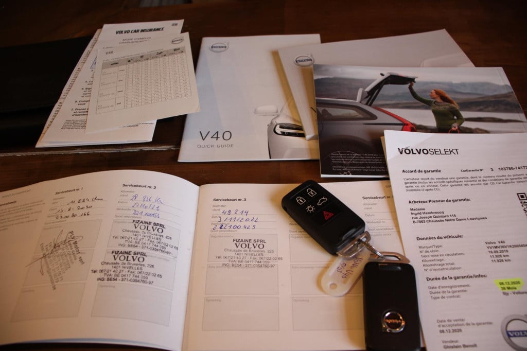 Volvo V40 2.0 t2 momentum - full led - navi - clima - half leder - 1e eig -