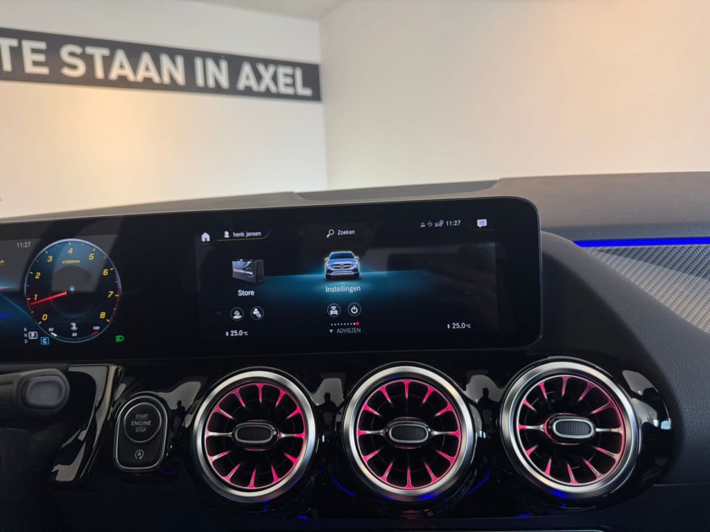 Mercedes-Benz Gla-klasse 180 business solution amg