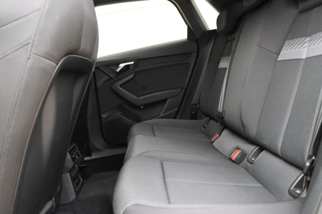 Audi A3 sportback 40 tfsi e s edition 204pk s-tronic l zwart optiek plus | 