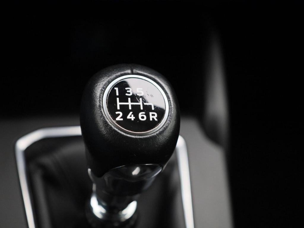 Ford Focus 1.0 ecoboost hybrid titanium | navigatie | groot scherm | apple 