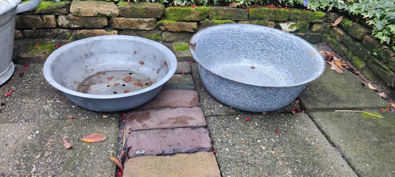 Zinken emmertjes, schalen en teiltjes