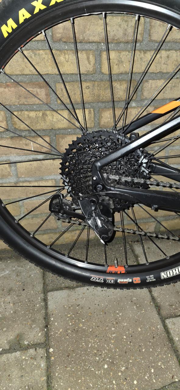 Cube reaction race 29"