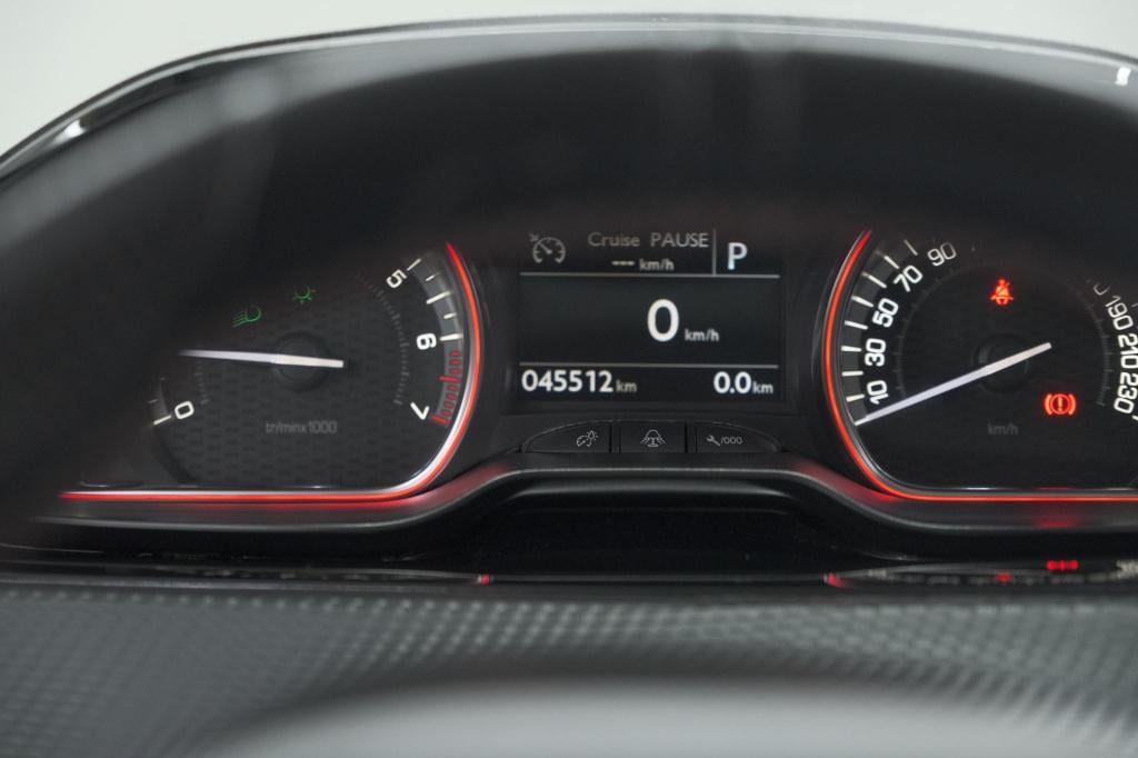 Peugeot 2008 puretech 110 eat6 gt-line | camera | panoramadak | navigatie |