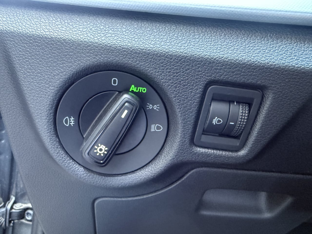 Skoda Kamiq 1.0 TSI Active 2024/ Virtual/ Led/ Airco/ Carplay