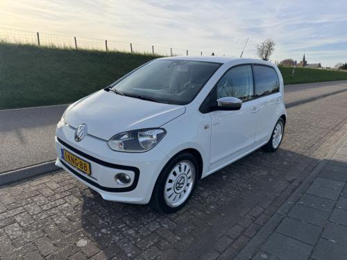 Volkswagen 1.0 High up! Bluemotion white edition