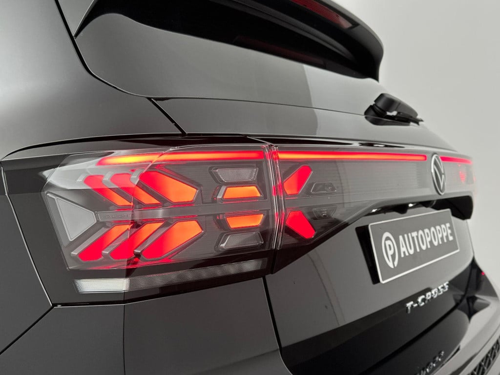 Volkswagen T-cross r-line-edition 1.5 110 kw / 150 pk tsi suv 7 versn