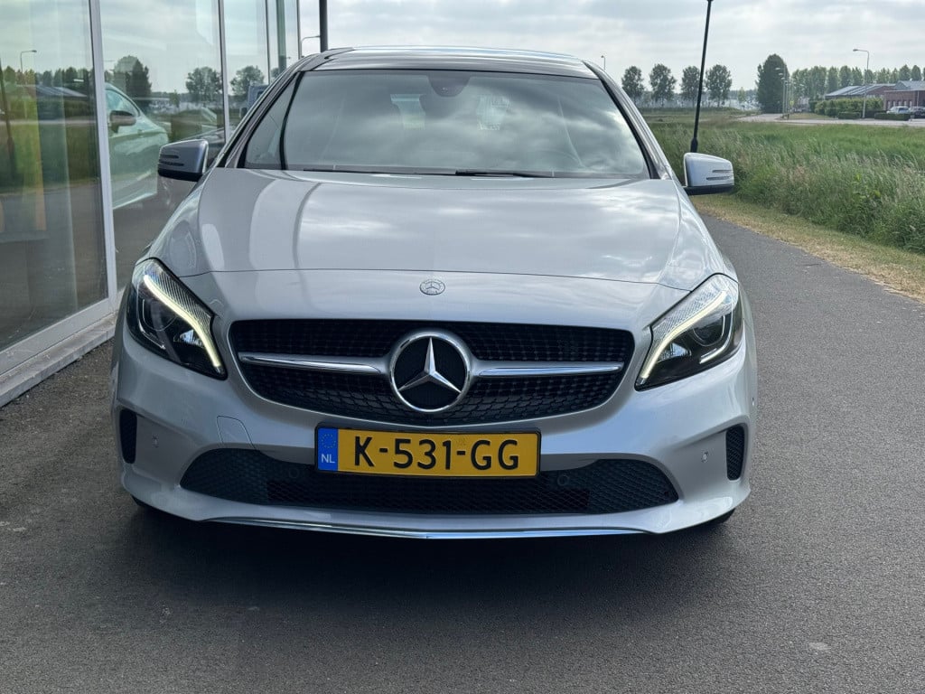 Mercedes-Benz A-Klasse 180 urban , apple-carplay / panorama dak