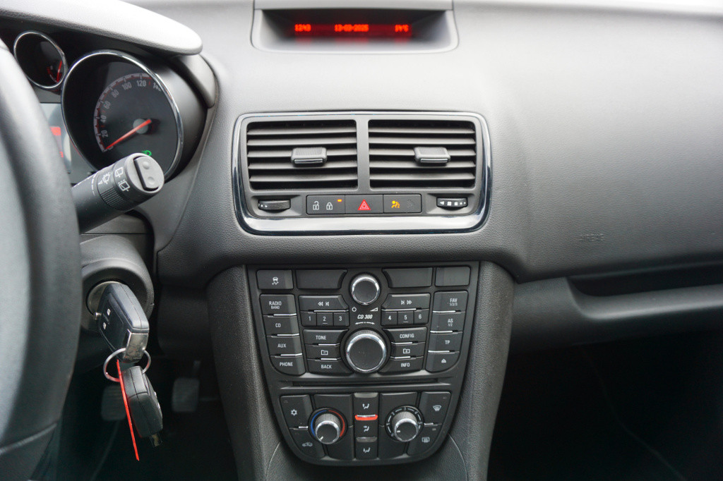 Opel Meriva 1.4 turbo cosmo airco / trekhaak / cruise control  / nap