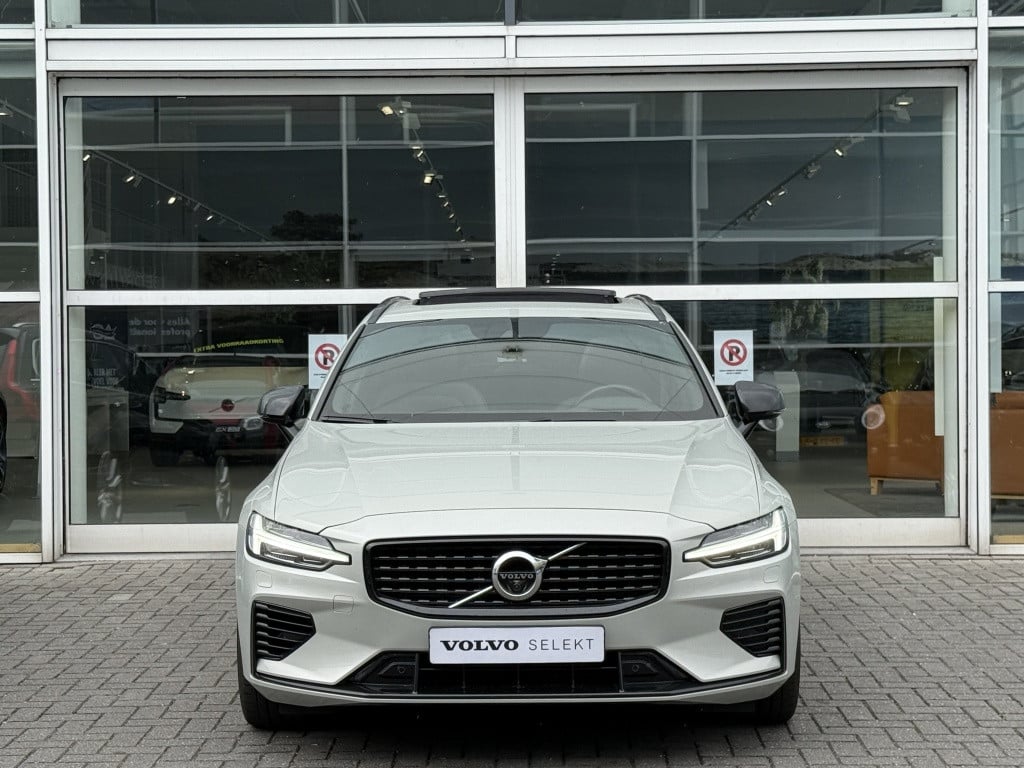 Volvo V60 t6 340pk recharge r-design| panodak| adap.cruise| 360camera| awd