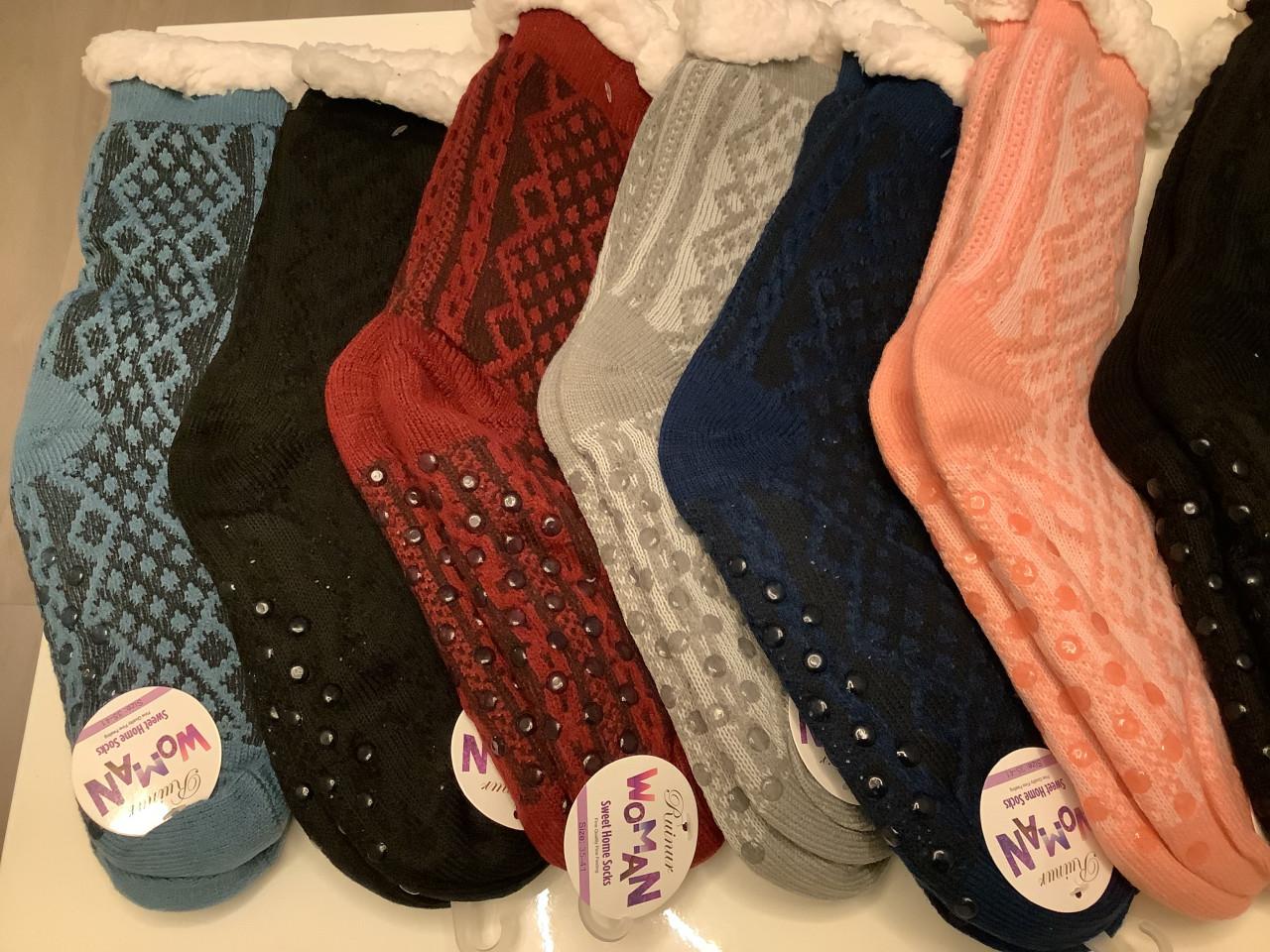 Partij warme dames fluffy huissokken. (Partij 12)