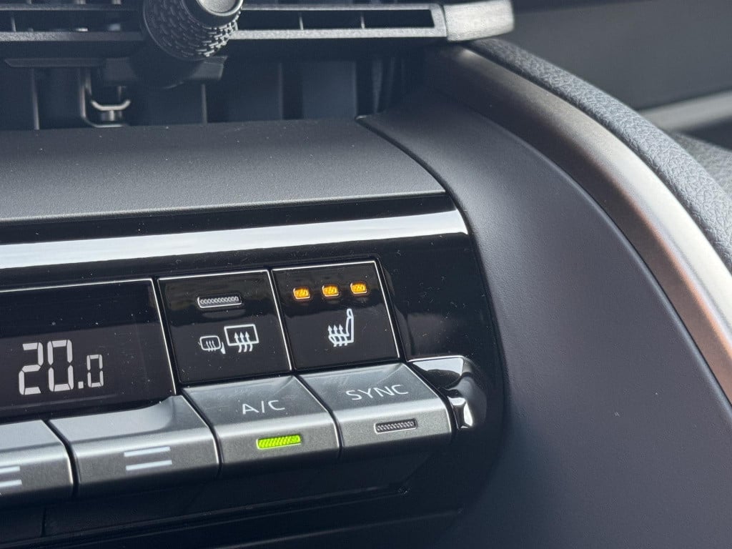 Toyota C-hr 1.8 hybrid 140 executive next gen. pack | panoramadak | head-up