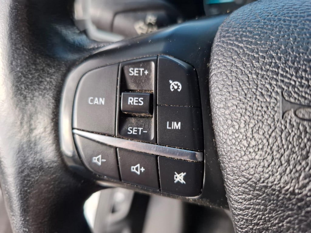 Ford Transit Custom 320 2.0 tdci l2h2 trend airco / cruise controle / verho