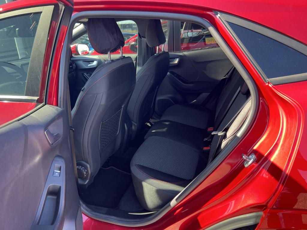 Ford Puma 1.0i ecoboost 125pk st-line , trekhaak , voorruitverwarming , sto