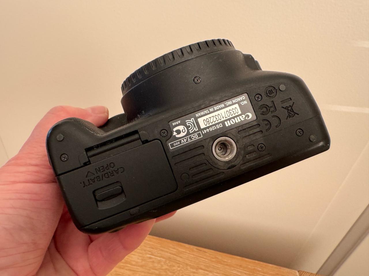 Compacte Canon EOS 100D camerabody + extra’s