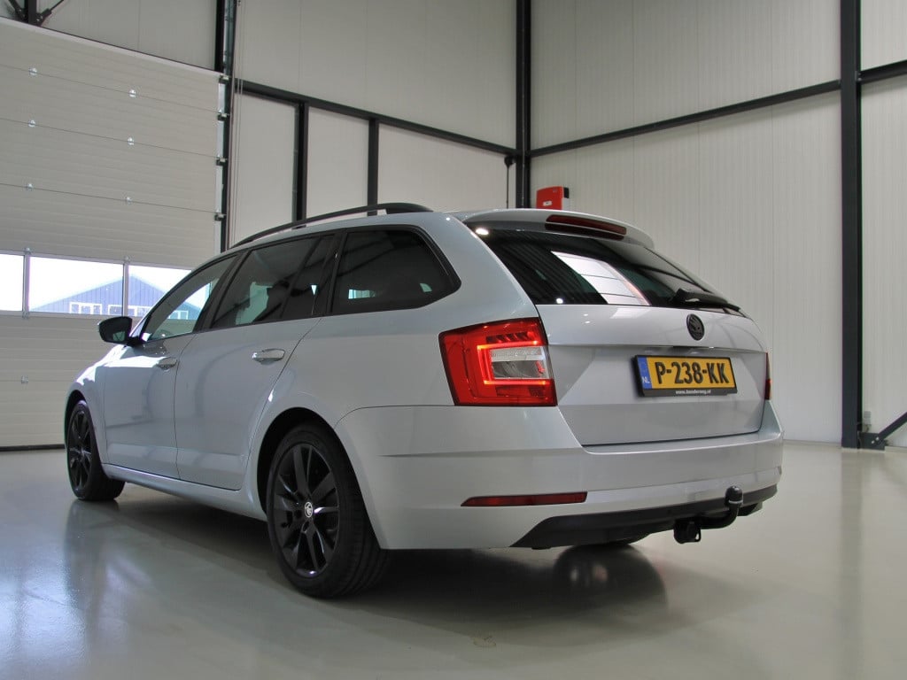 Skoda Octavia combi 1.0 tsi 116pk dsg style sport | kuipstoelen
