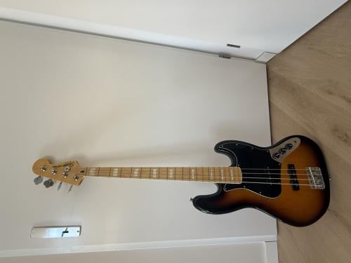 Squier Jazz Bass