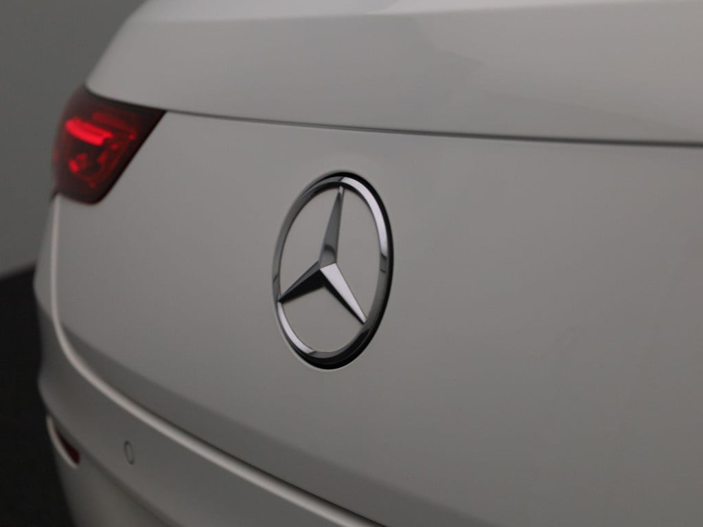 Mercedes-Benz Cla shooting brake 200 business solution amg | automaat | pan