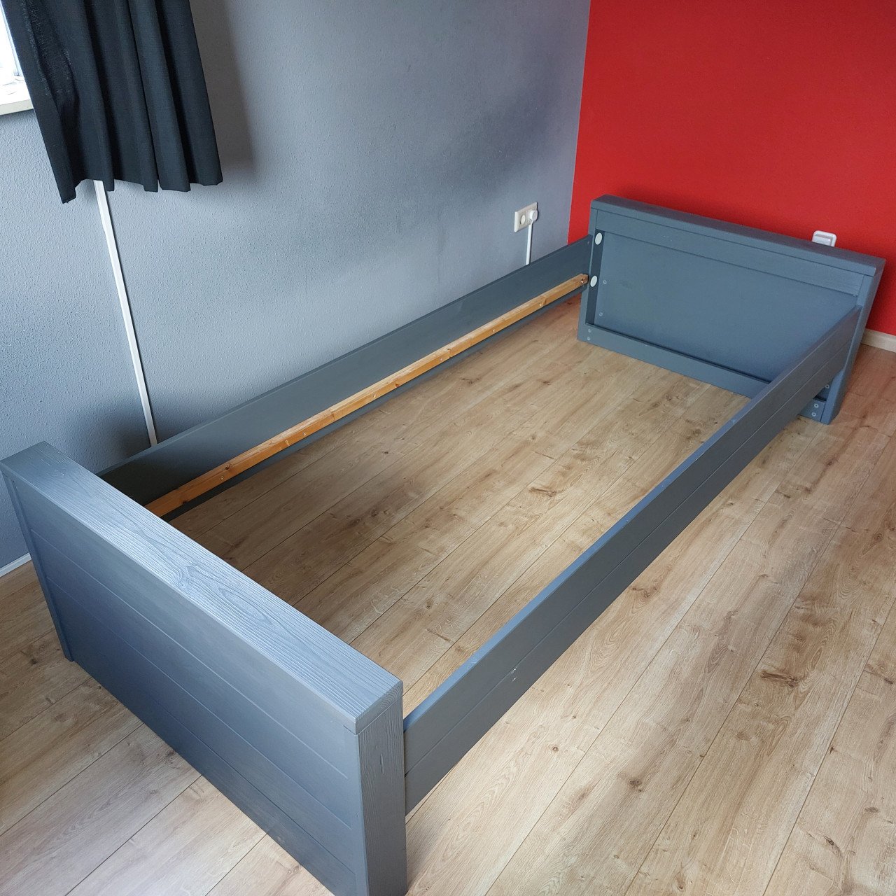1-persoons bed ombouw WOOOD Dennis grijs