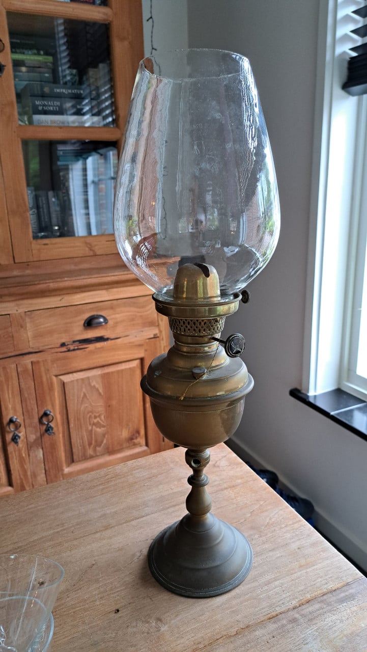 Olielamp messing met 2 glazen bollen