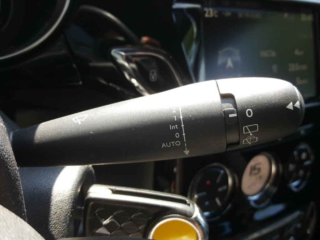 Citroen DS3 1.2 vti 82pk so chic navigatie | cruise & climate control | par
