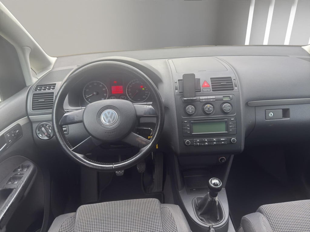 Volkswagen Touran 1.6-16v fsi highline clima cruise trekhaak