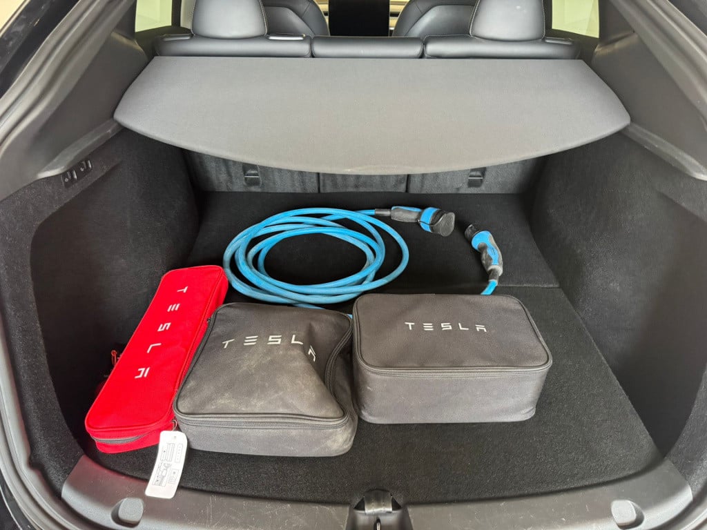 Tesla Model Y long range awd 75 kwh