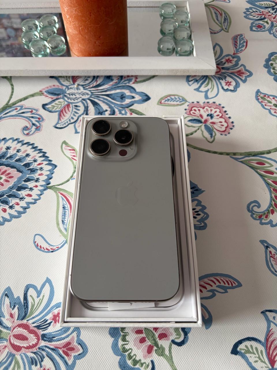 Iphone 15 pro z.g.a.n.