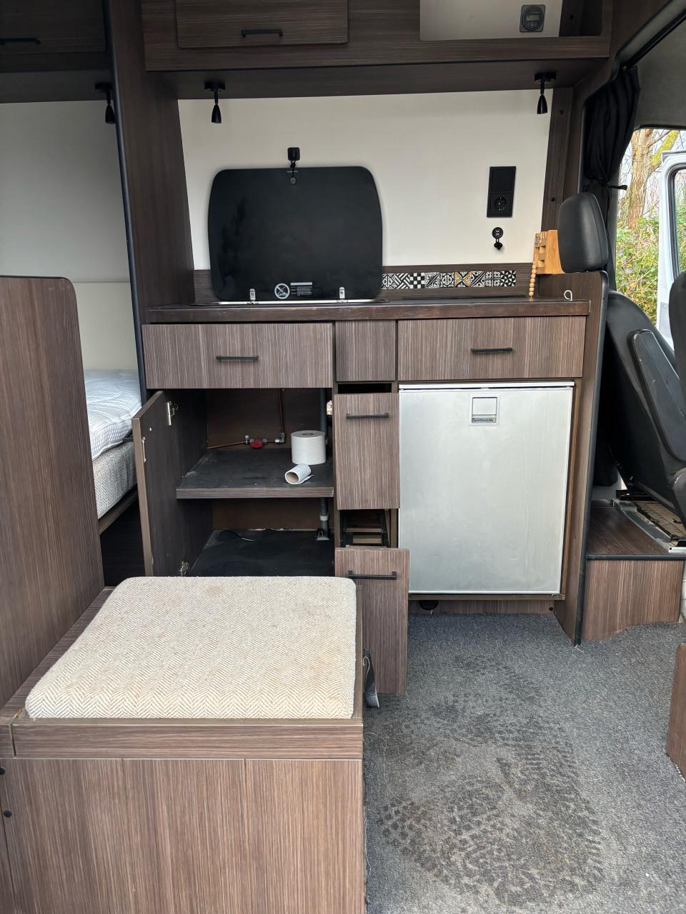 Camper mercedes sprinter 318 6 cylinder 240 pk