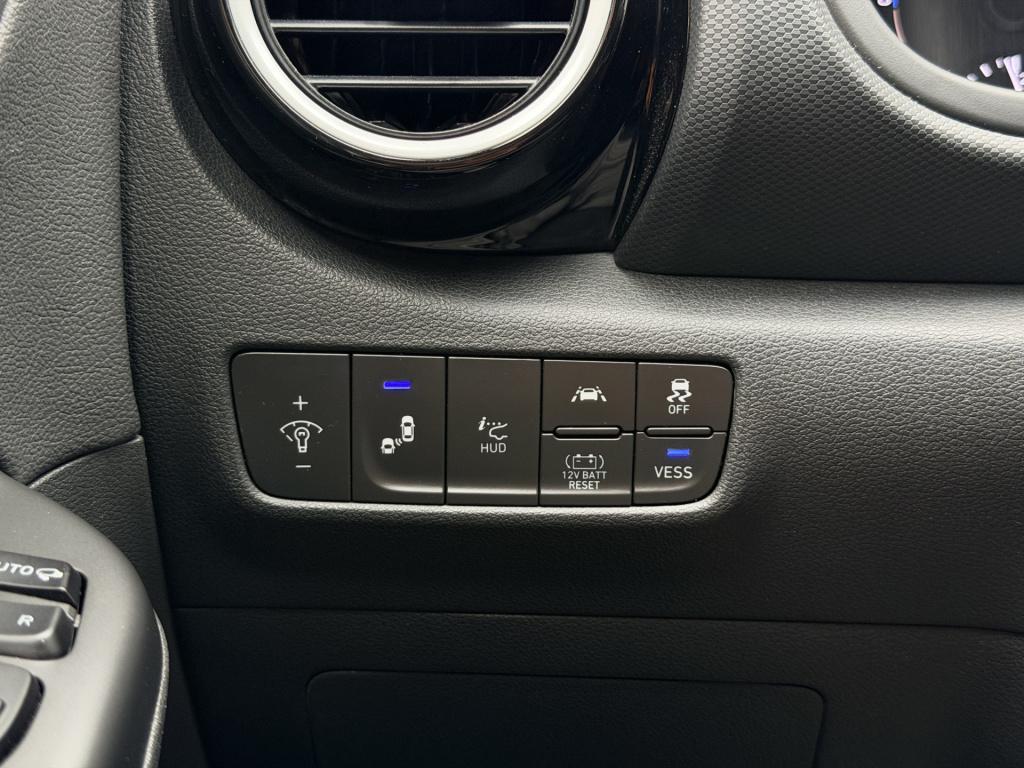 Hyundai Kona 1.6 gdi hev premium | carplay | camera | dab | cruise control 