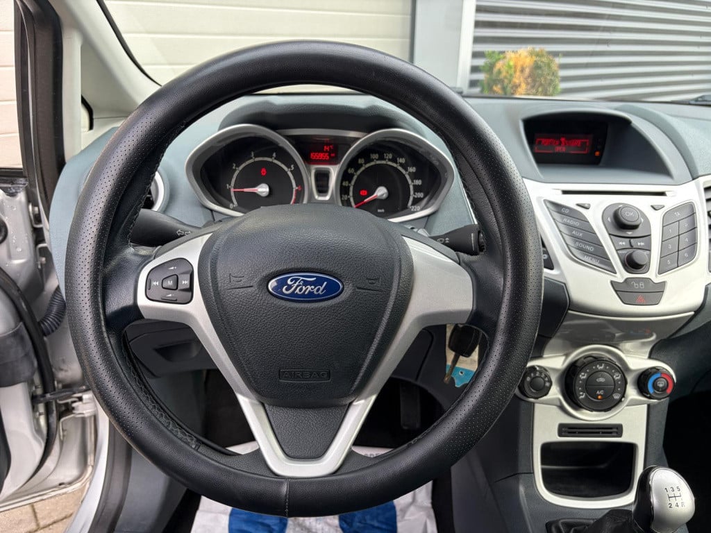Ford Fiesta 1.25 titanium/155.000 nap/airco/lichtmetaal/pdc/