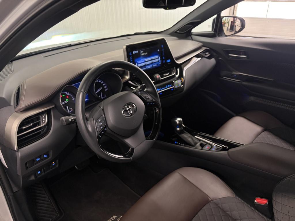 Toyota C-hr 1.8 hybrid executive| camera| jbl| adap.cruise| stoel+ stuur.ve
