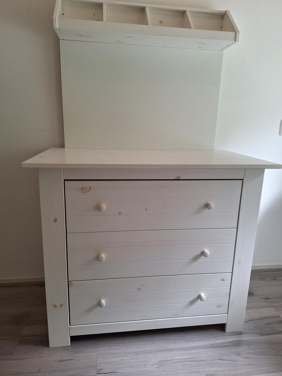 Babykamer commode en kast